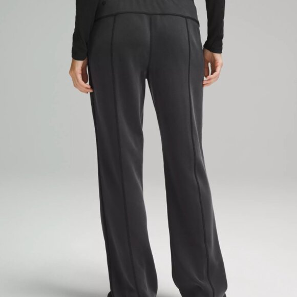 lululemon Softstreme High-Rise (HR) Pant in Black | Size 4 Regular - Picture 7 of 7